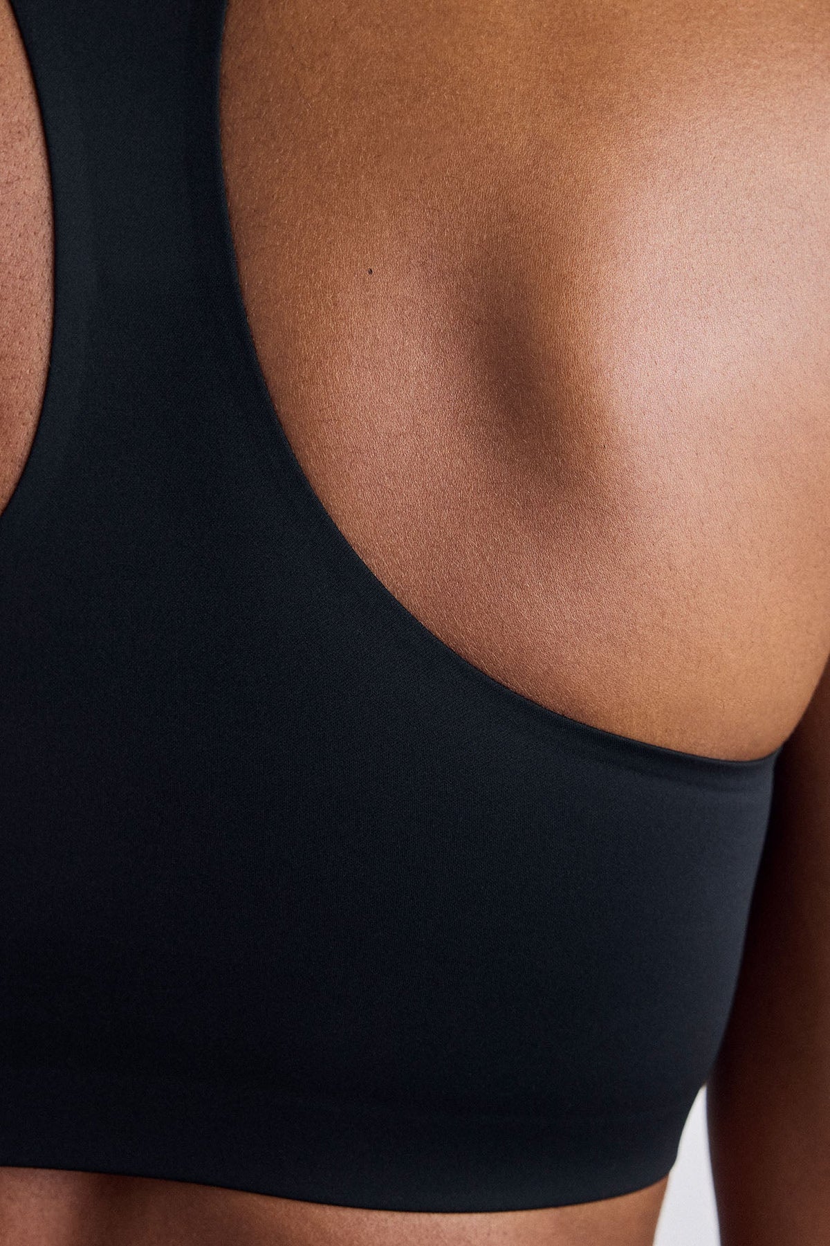 Base Sport – Racerback Top in Black